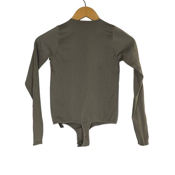 SKIMS Essential Bodysuit Crew Neck Long Sleeve Seamlesss Stretch  S/M - Picture 4 of 7